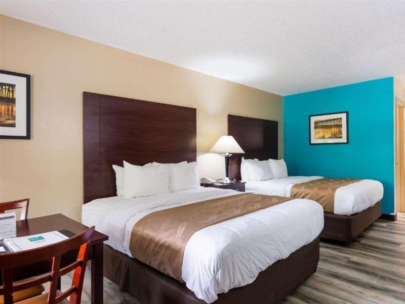 Quality Inn & Suites Rockingham Exterior photo