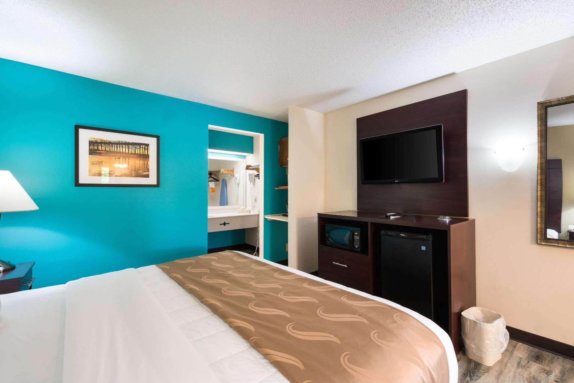 Quality Inn & Suites Rockingham Exterior photo