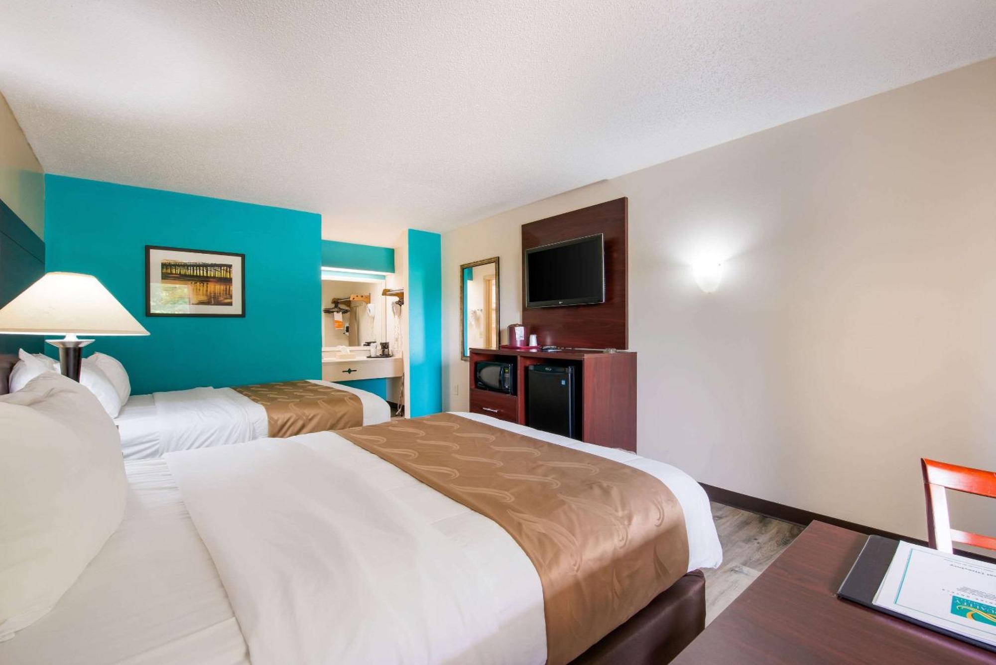 Quality Inn & Suites Rockingham Exterior photo