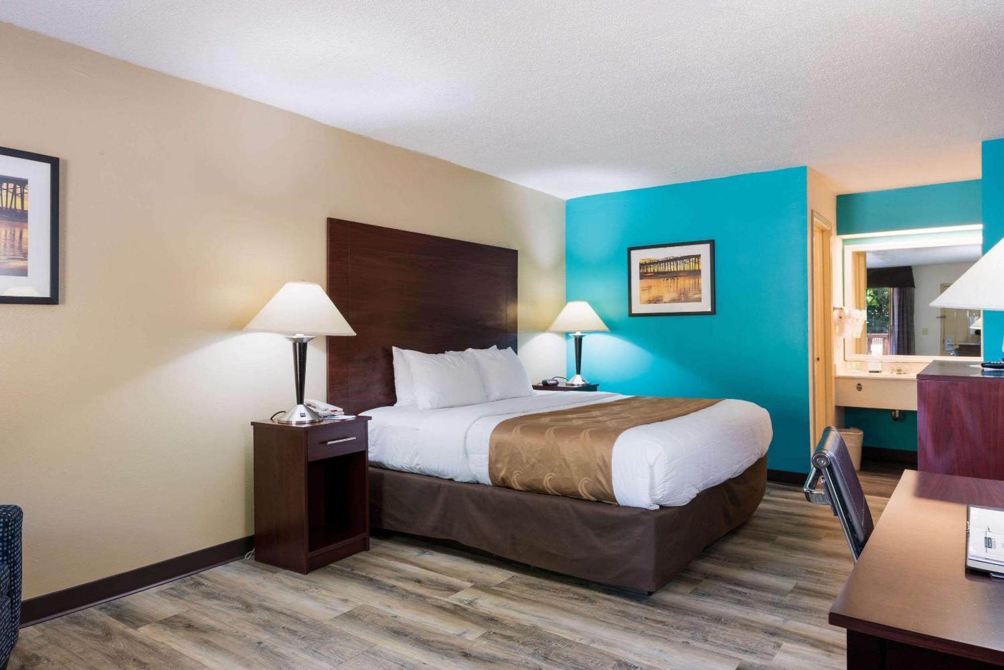 Quality Inn & Suites Rockingham Exterior photo