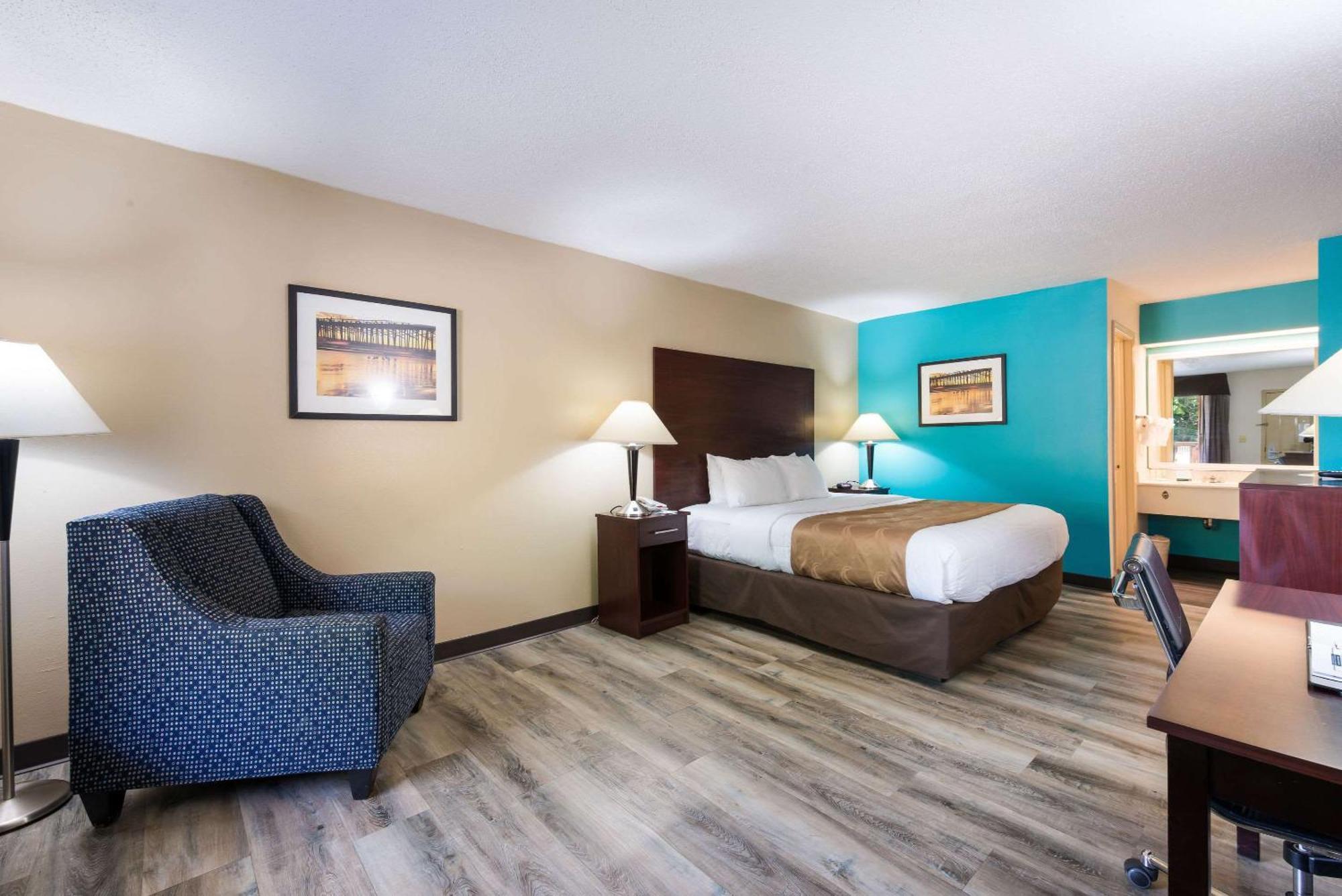 Quality Inn & Suites Rockingham Exterior photo